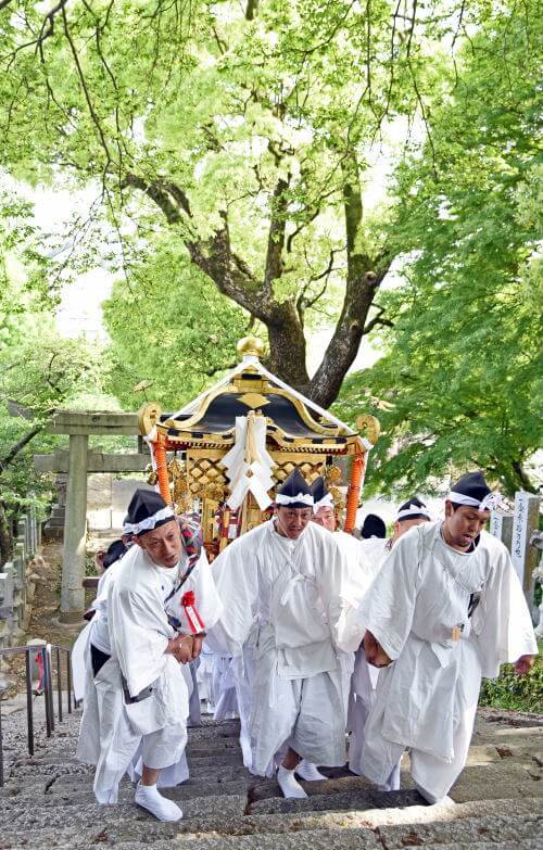 香春神社の神幸祭