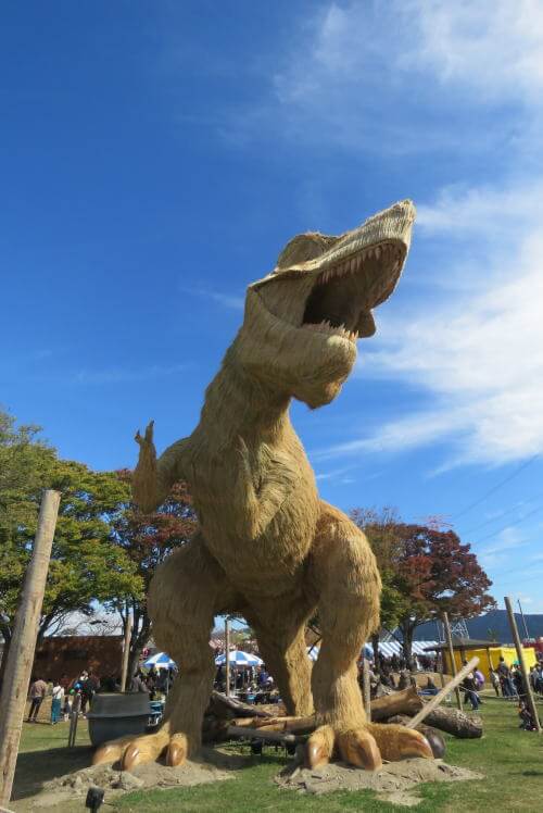 ど～んとかがし祭　ティラノサウルス
