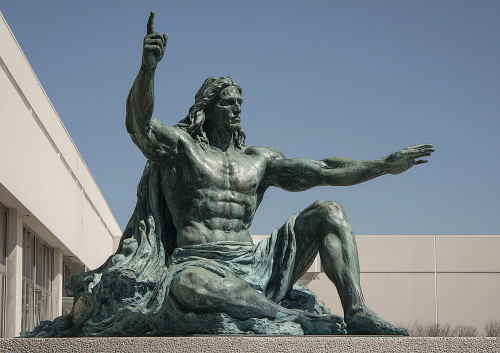 《After the Image, Before the Word－Memorial statue》（部分）