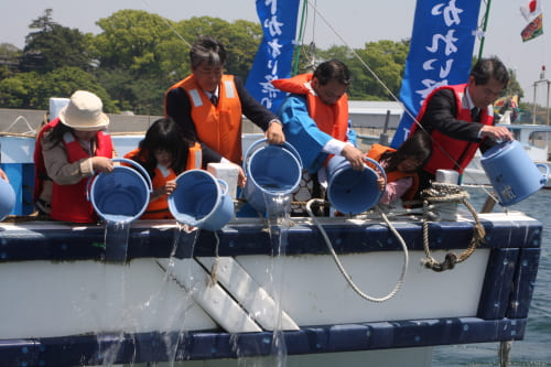 城下かれい祭り 稚魚放流