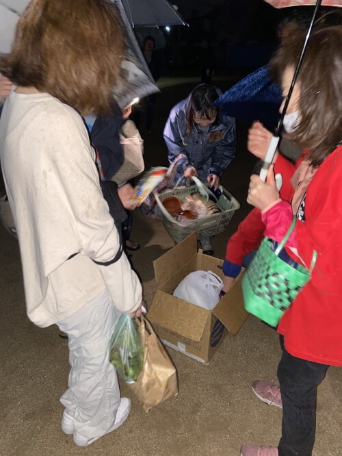 萬弘寺の市 こども物々交換