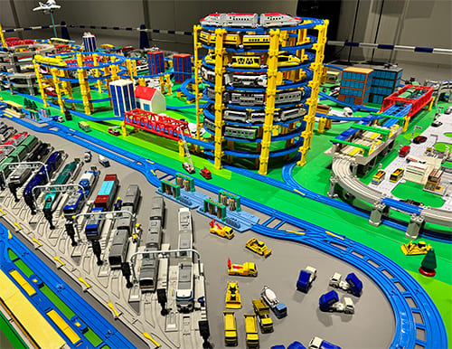 トミカ・プラレール巨大ジオラマ